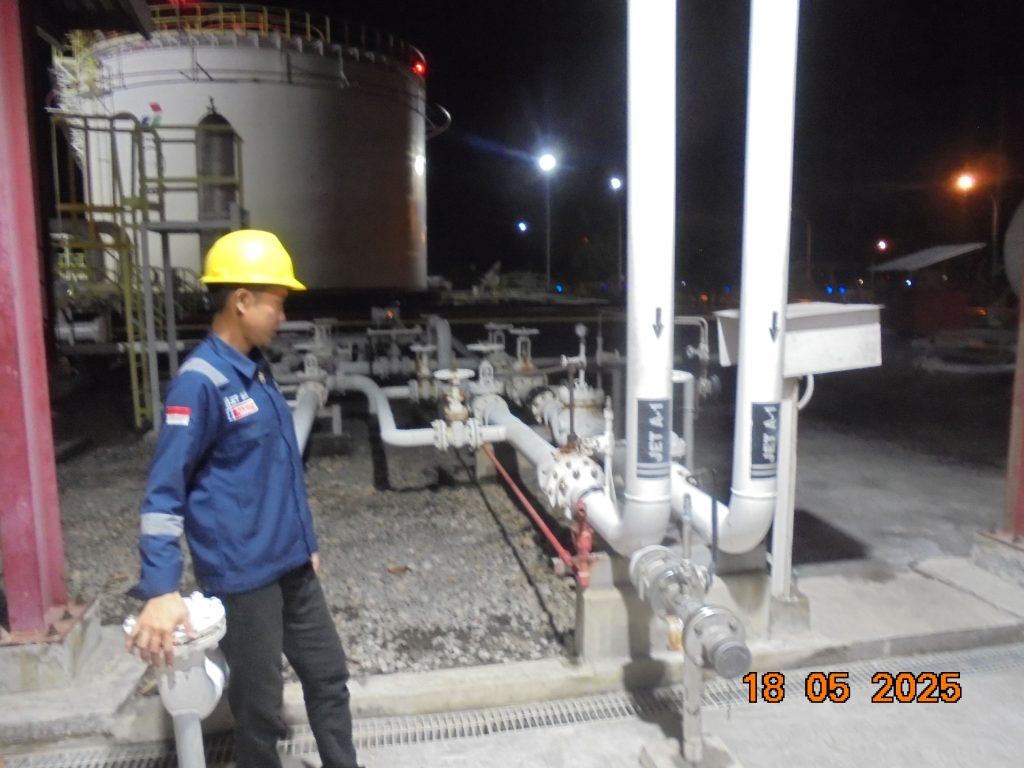 pemasangan titik penangkal petir oil and gas